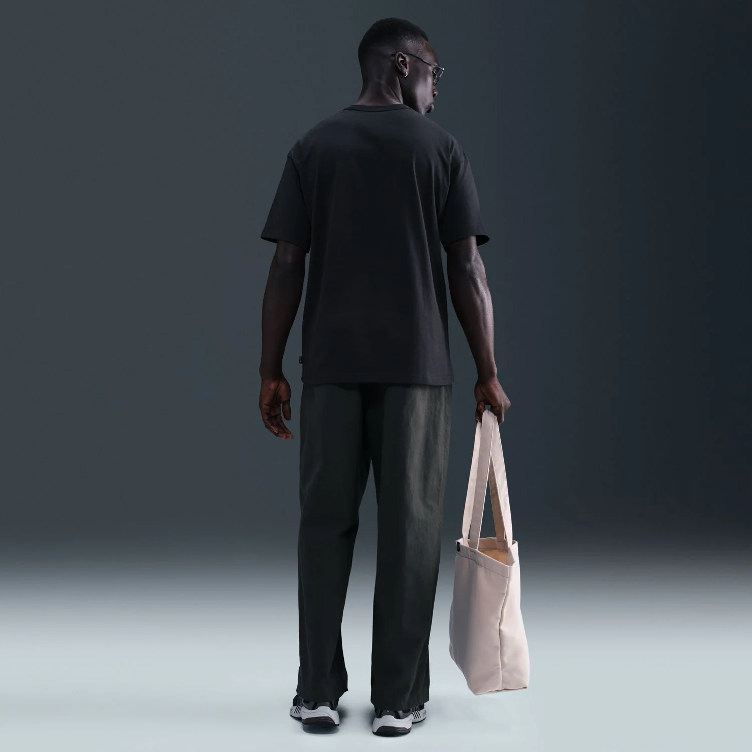 HW Essential Tee -Mens - Image 5