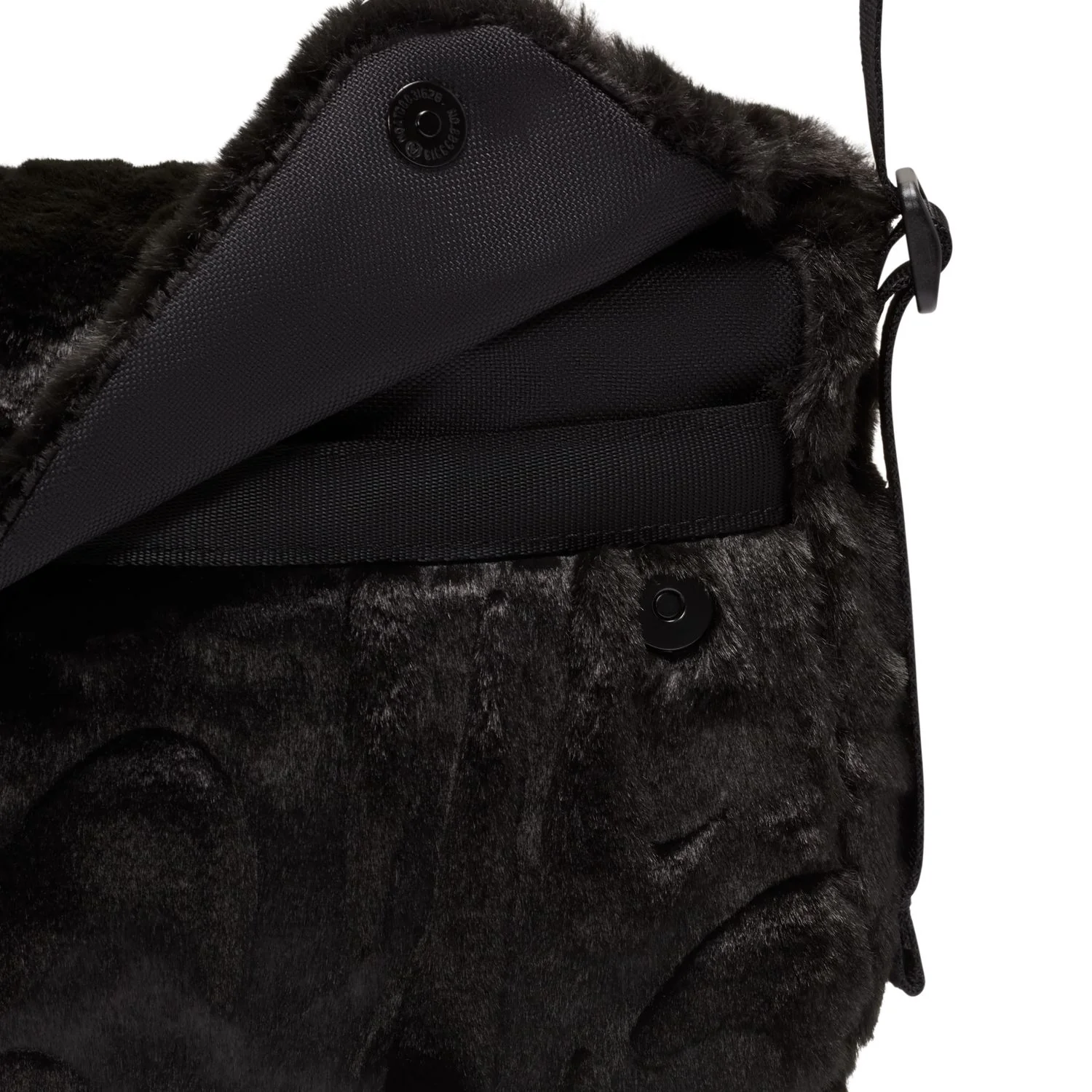 Faux Fur Crossbody - 1L - Image 5