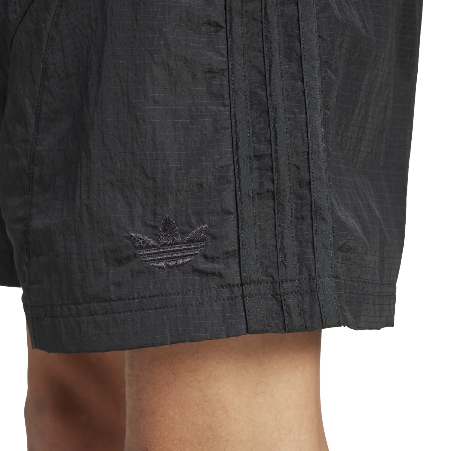Adicolor 2000s Shorts - Mens - Image 5